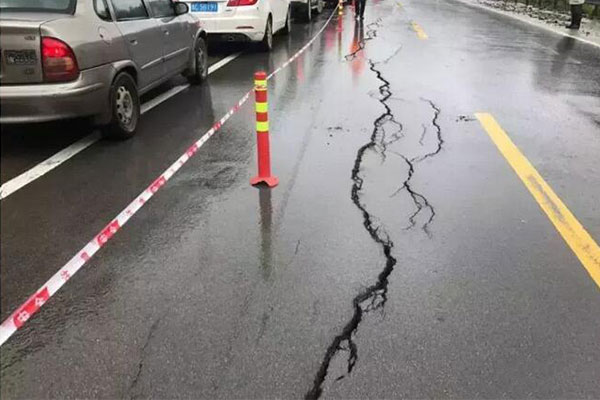 road crack