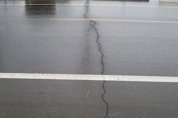 Asphalt Driveway Transverse Cracks