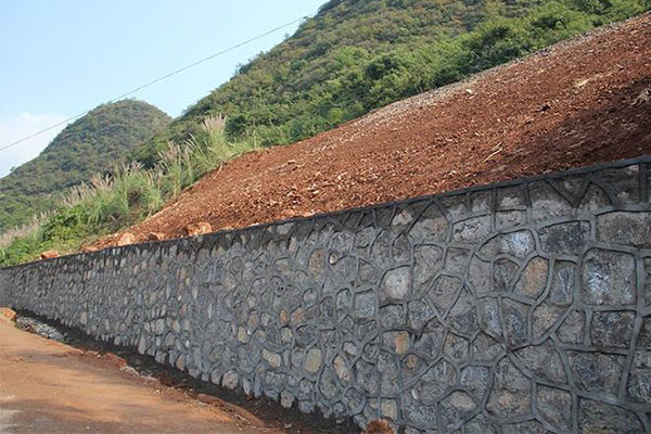 Traditional Retaining Wall