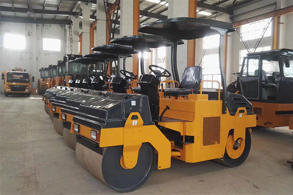 RS-DT Large Double Drum Vibratory Roller Factory Environment and Stock