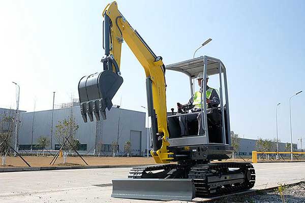 How to Use a Mini Excavator