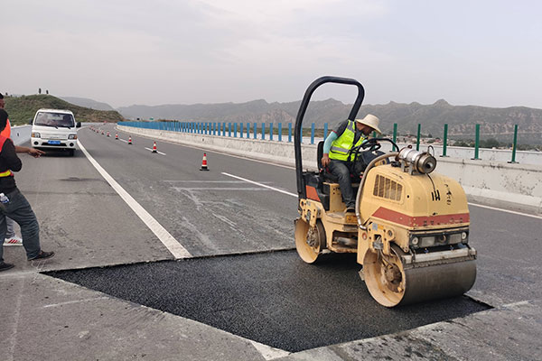 Cold Mix Asphalt for Municipal Road Repair