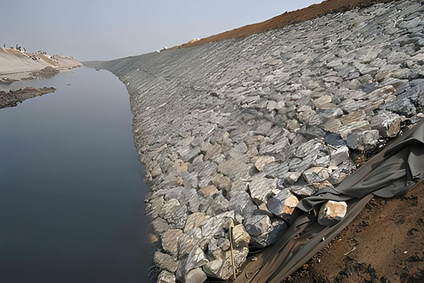 What Are Gabion Mattresses Made of?