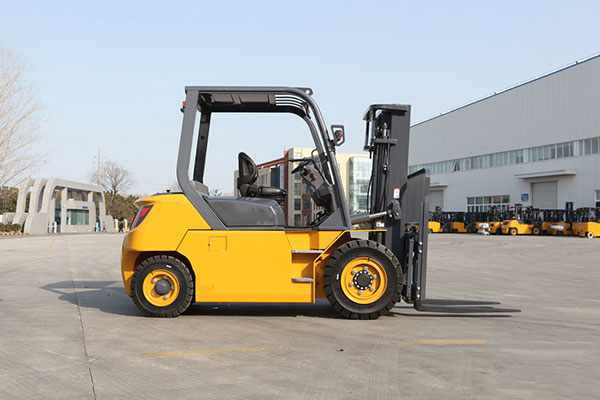 How to Choose the Right Counterbalance Forklift
