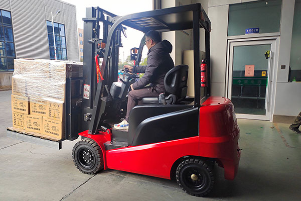 Small Diesel Forklift Applications