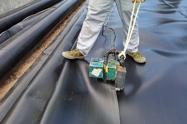 Installation and Maintenance of HDPE Geomembranes