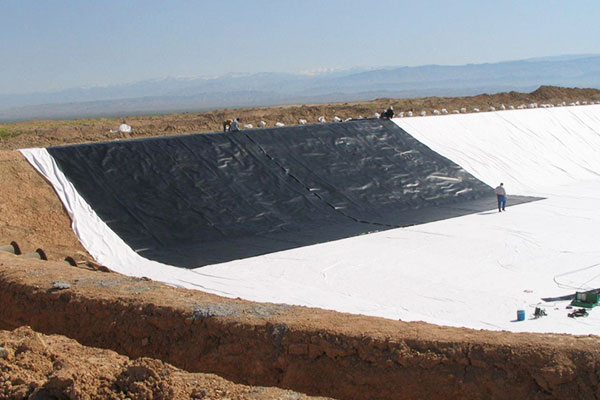 Can Geomembranes and Geotextiles Be Used Together