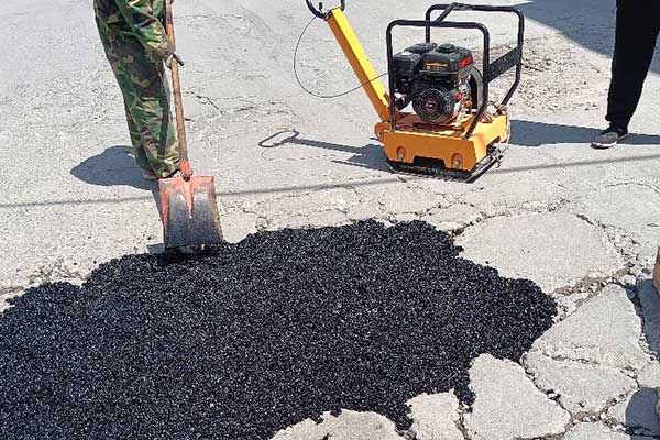 How Does Cold Mix Asphalt Repair Potholes