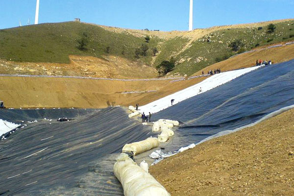 Key Differences Between Geomembrane and Geotextile
