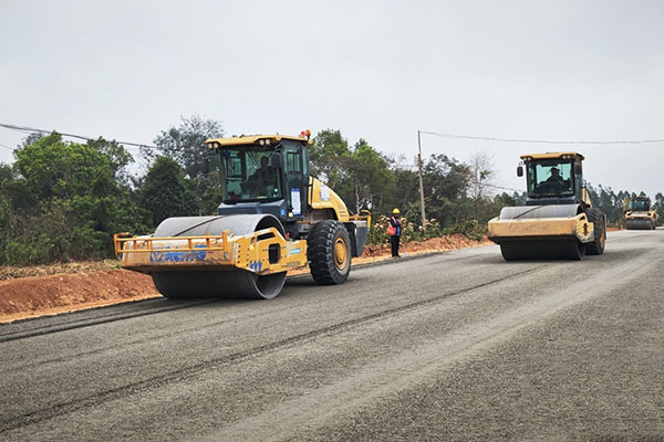Static vs. Vibratory Roller: Which Is Better